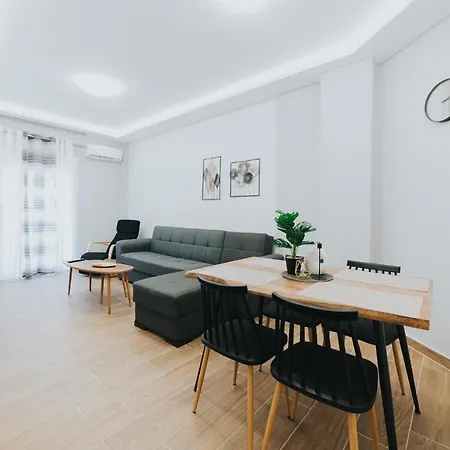 Comfy And Stylish Apartment Thessaloniki Exterior photo